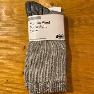 REI CO OP Merino Wool Midweight Crew Hike Socks Size M NWT